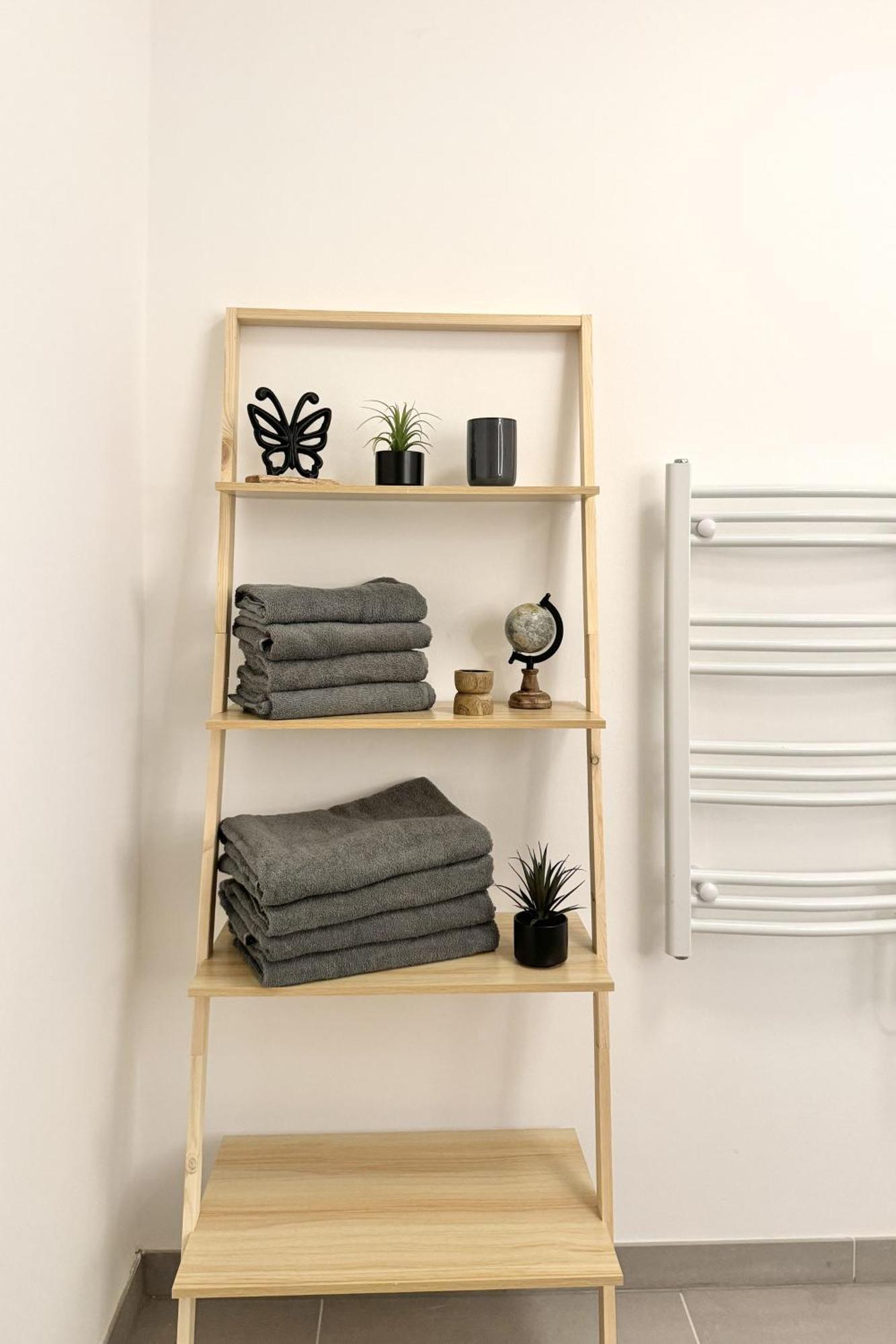 Modernes Studio Beim Domplatz 维也纳新城 外观 照片